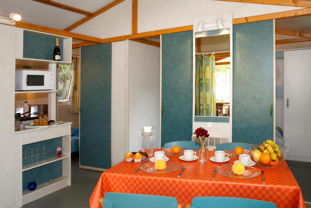 فندق Camping Bassegoda Park Albanya الغرفة الصورة