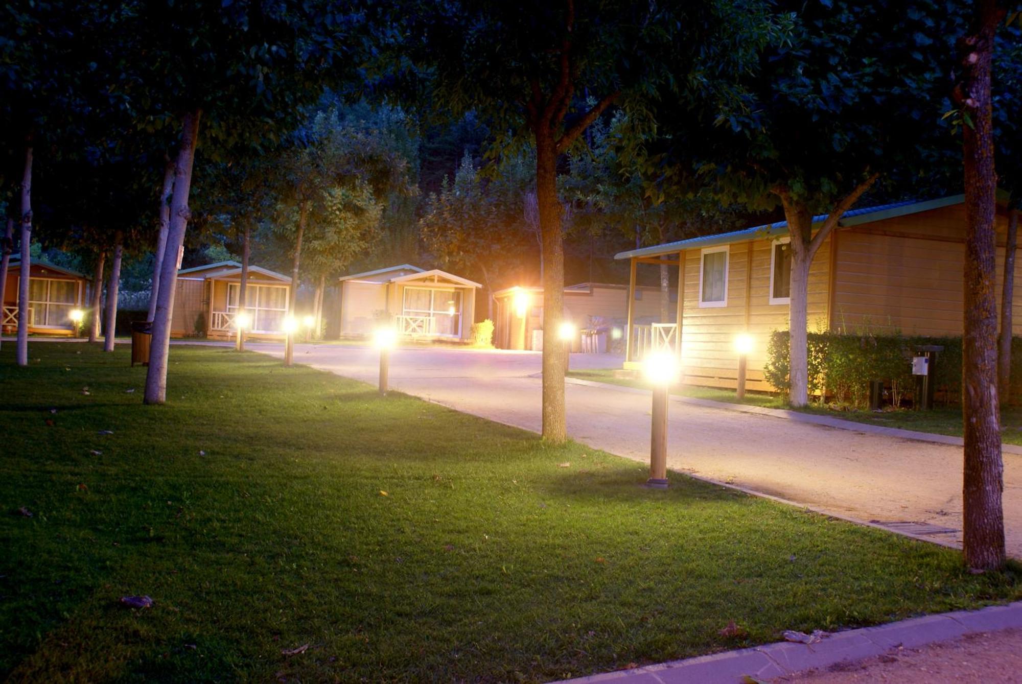 فندق Camping Bassegoda Park Albanya المظهر الخارجي الصورة