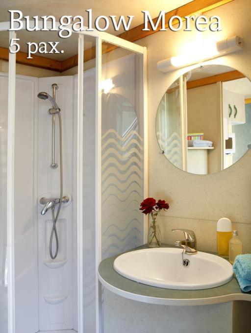 فندق Camping Bassegoda Park Albanya المظهر الخارجي الصورة